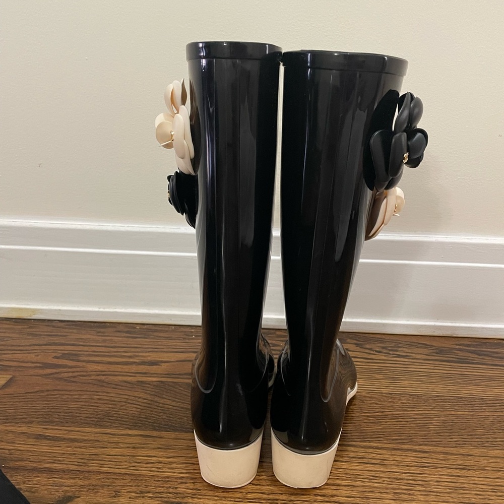 CHANEL Black Rain Boots with Cream Camellia Accent - Picture 6 of 10